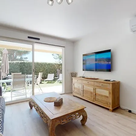 T2 : Jardin, Piscine, Parking A Apartment *